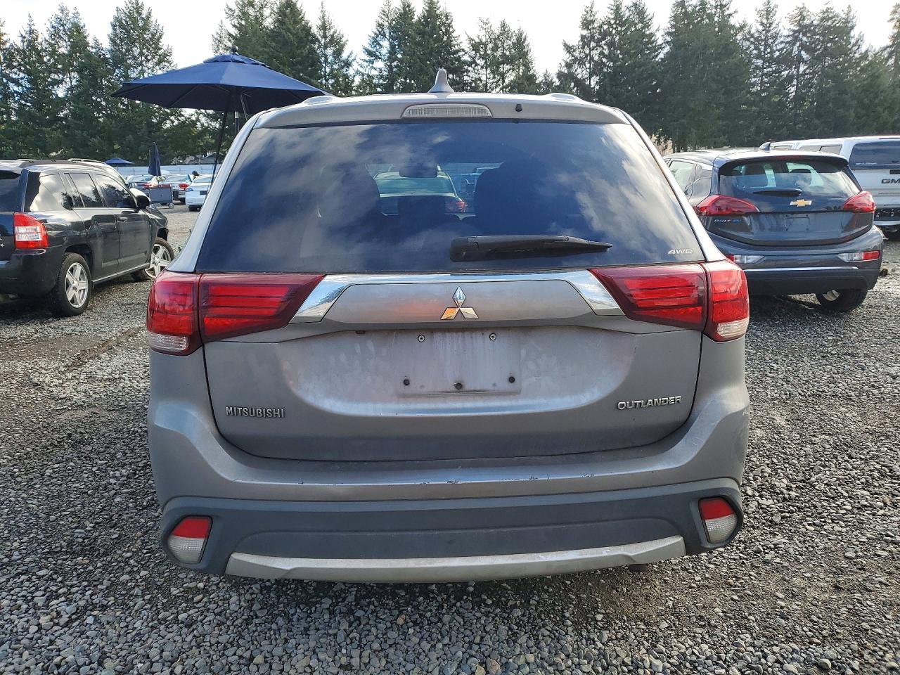 2018 Mitsubishi Outlander Se - Image 6