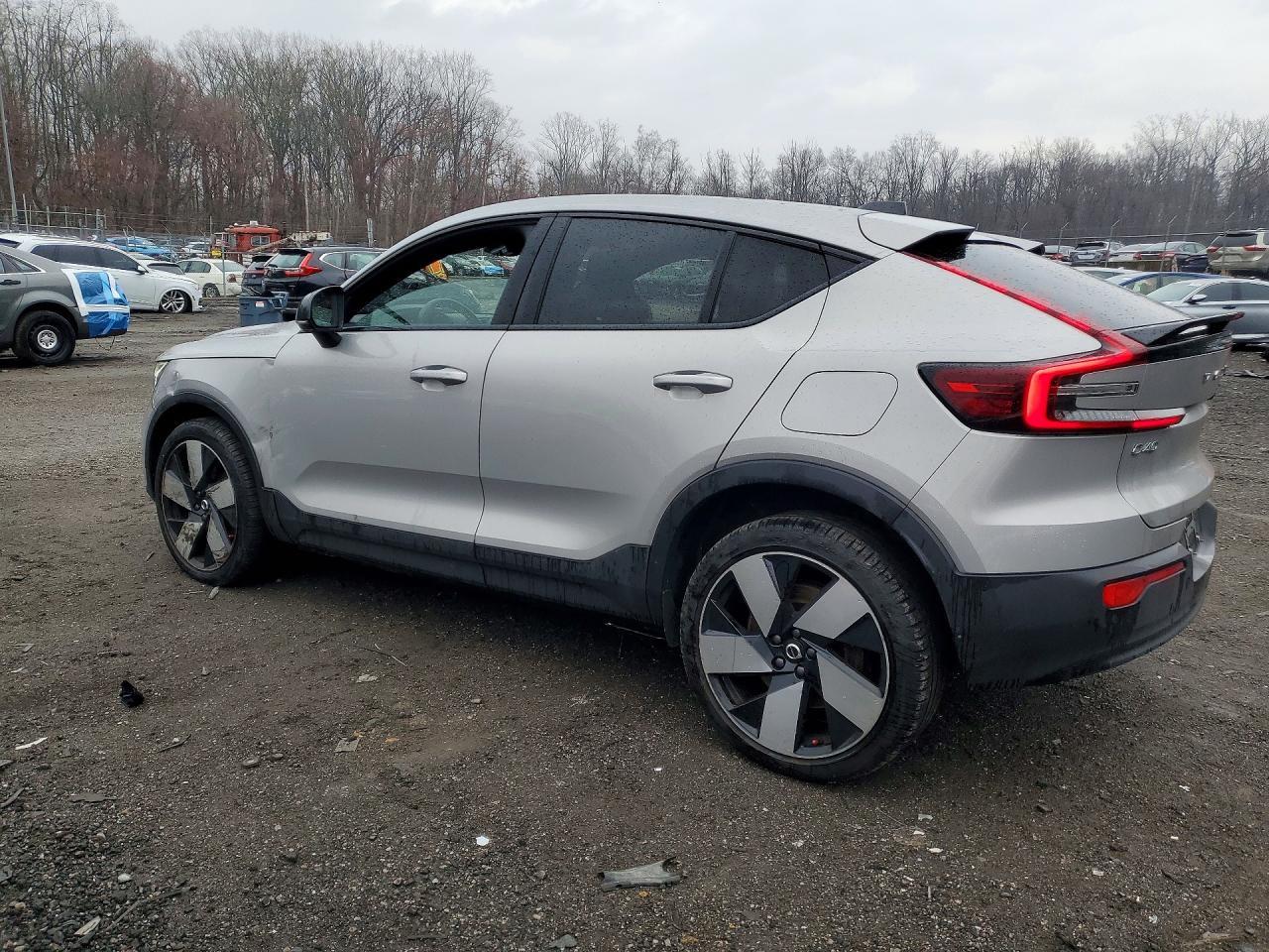 2024 Volvo C40 Recharge Ultimate - Image 2