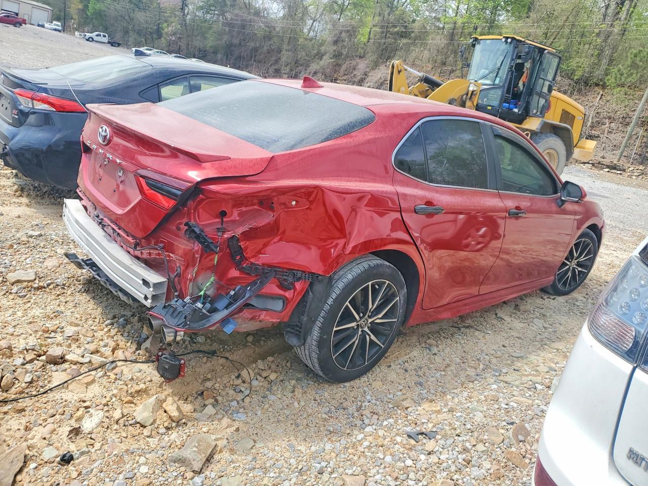 2021 Toyota Camry Se - Фото 3