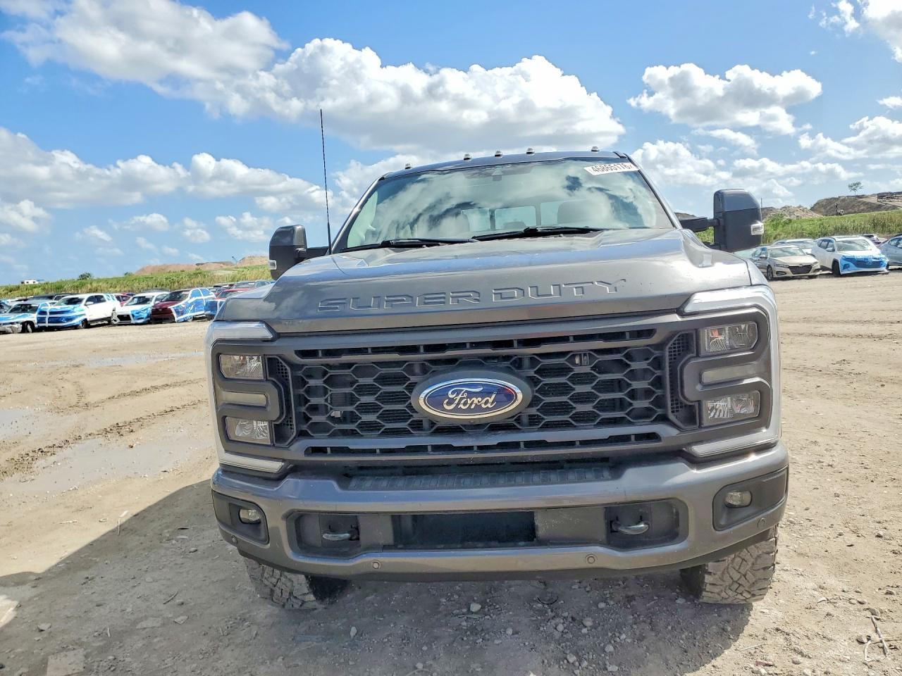 2023 Ford F250 Super Duty - Image 5
