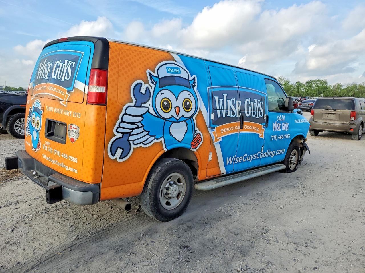 2019 Chevrolet Express G2500 - Фото 3