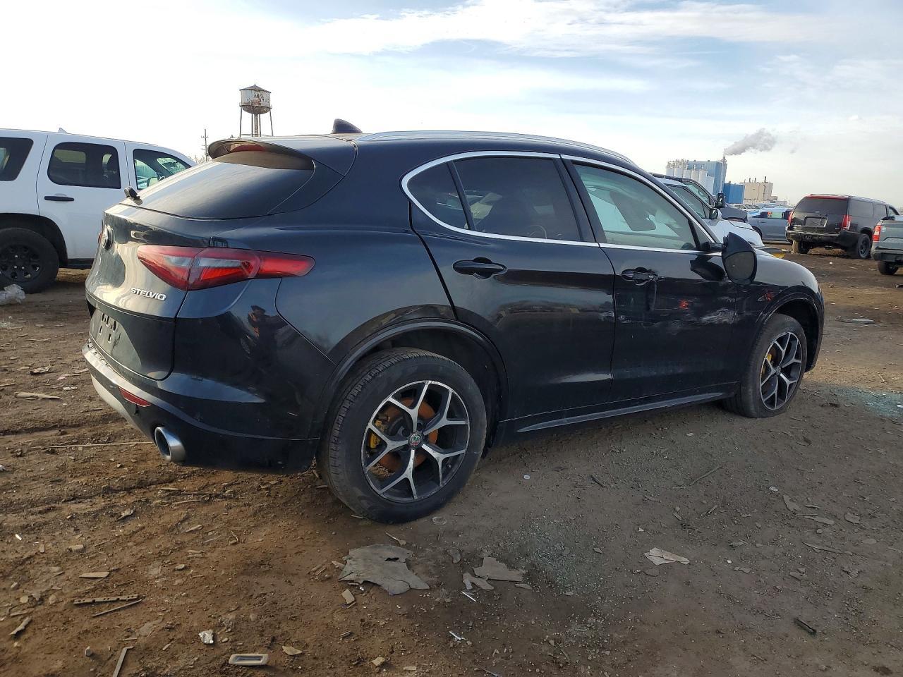 2021 Alfa Romeo Stelvio Ti - Фото 3