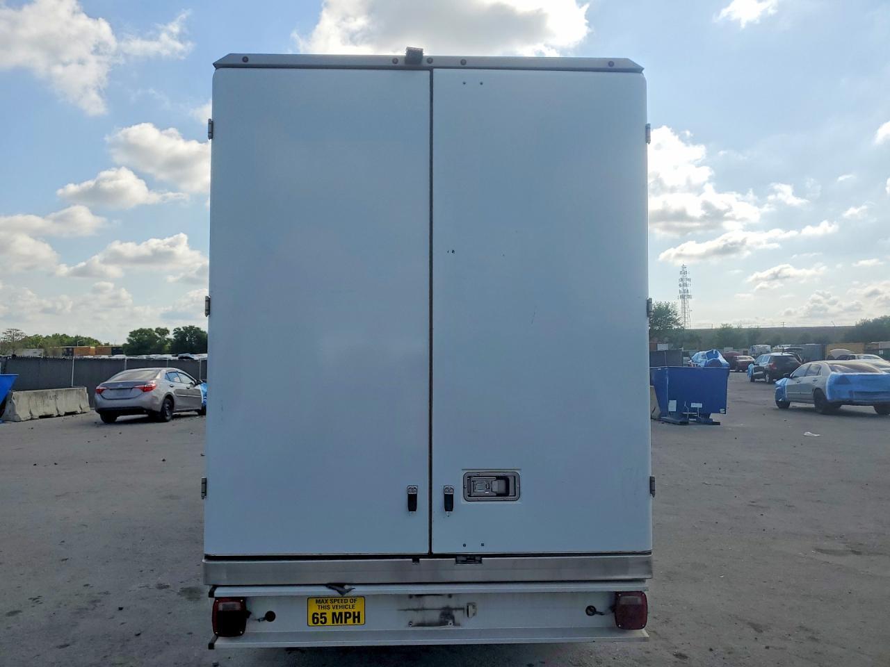 2020 Ford Transit Delivery Truck - Фото 6