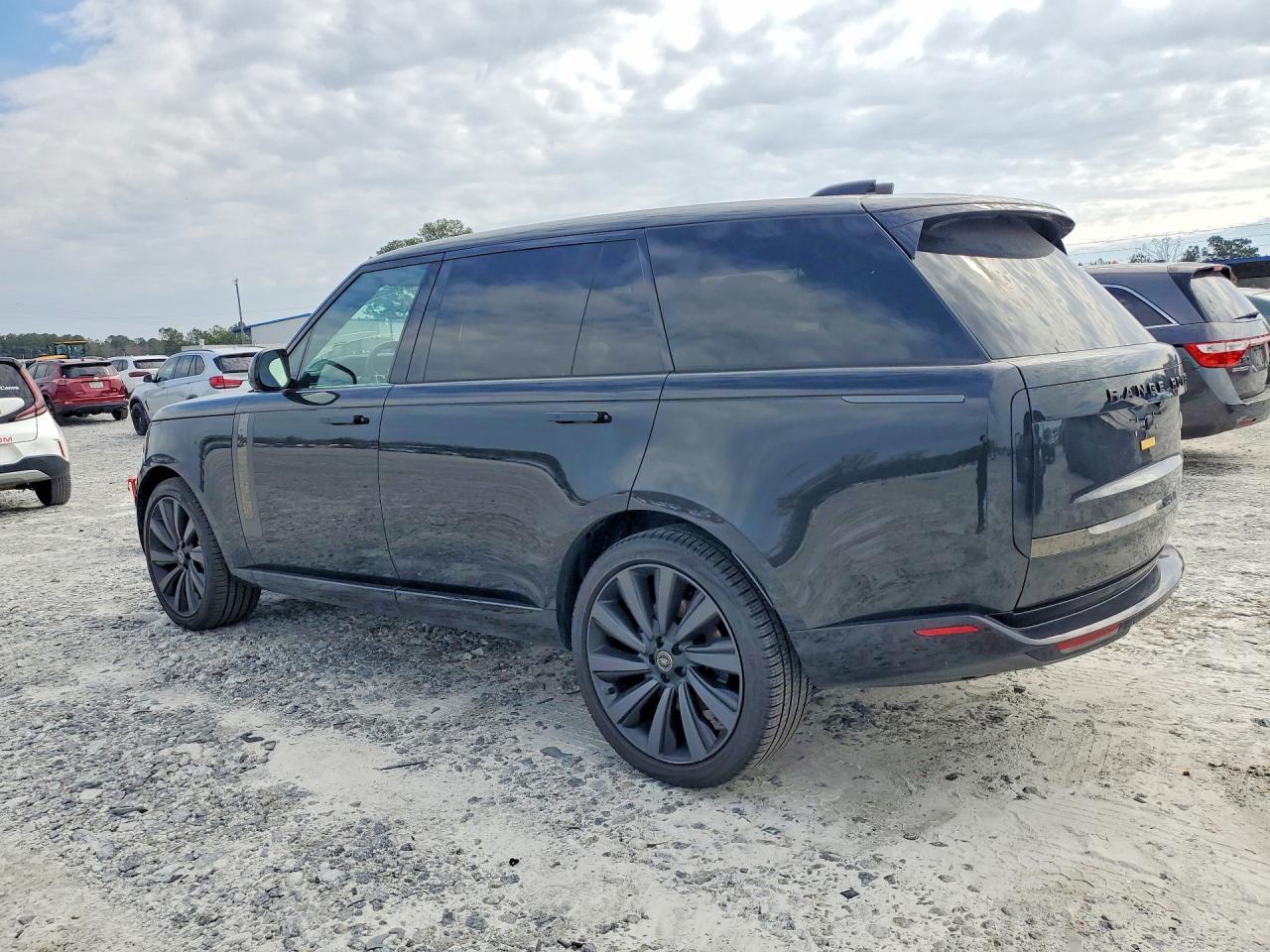 2024 Land Rover Range Rover Sv - Image 2