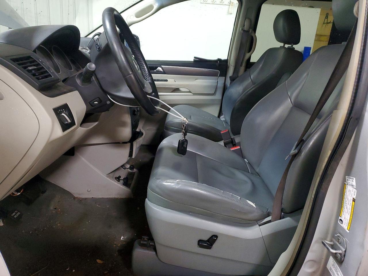 2010 Volkswagen Routan Se - Фото 7