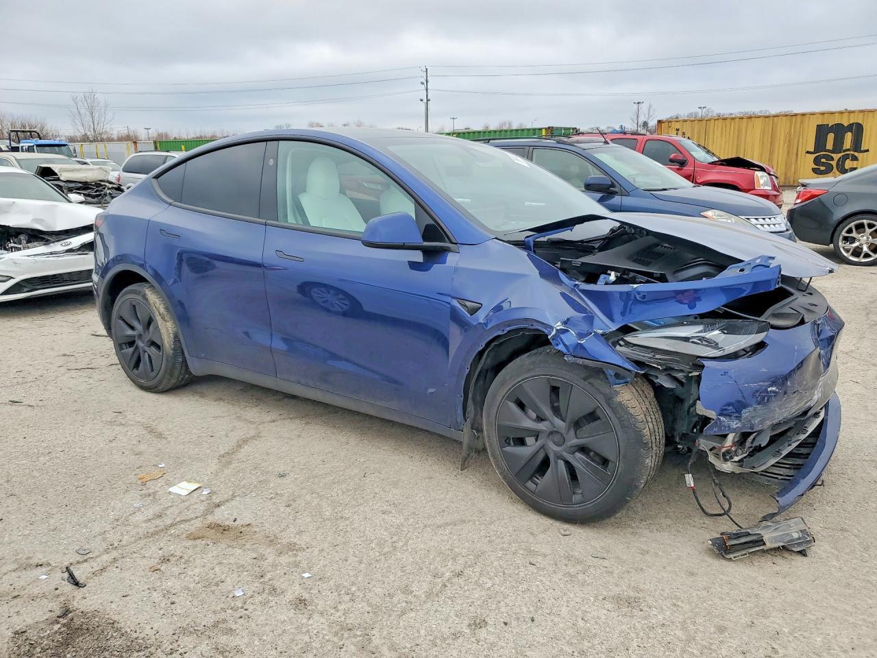 2025 Tesla Model Y - Фото 4