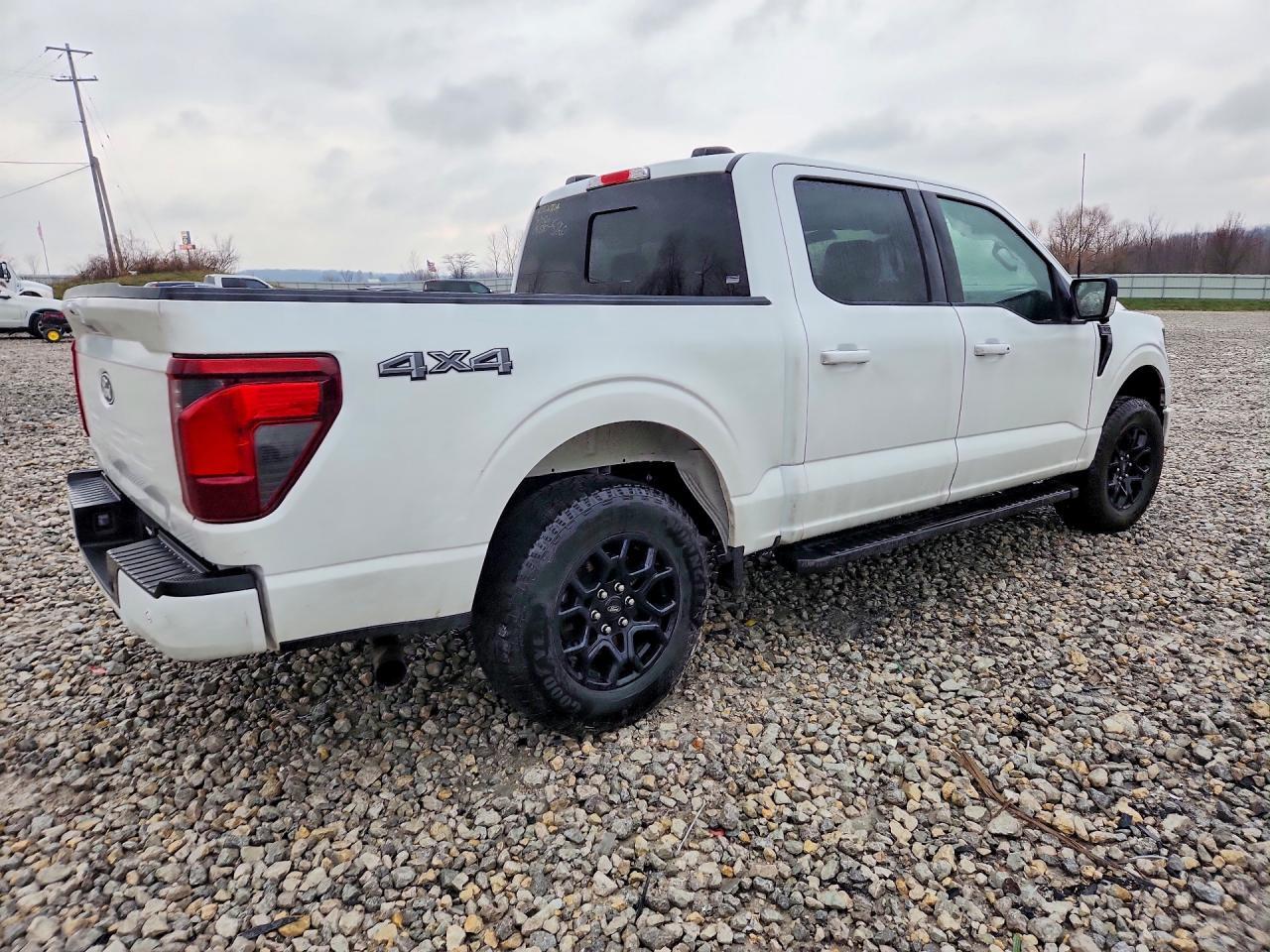 2024 Ford F150 Xlt - Фото 3