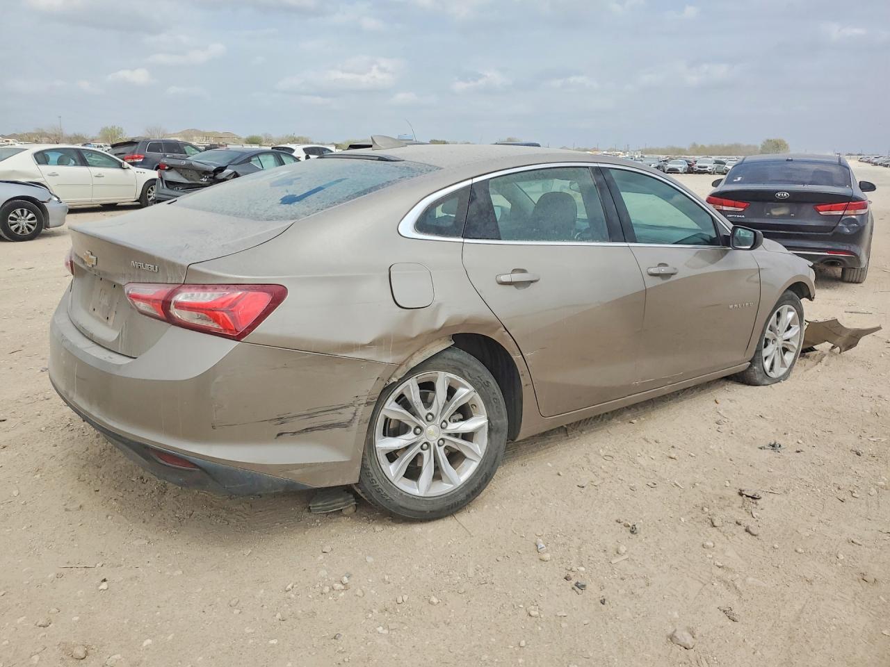 2022 Chevrolet Malibu Lt - Image 3