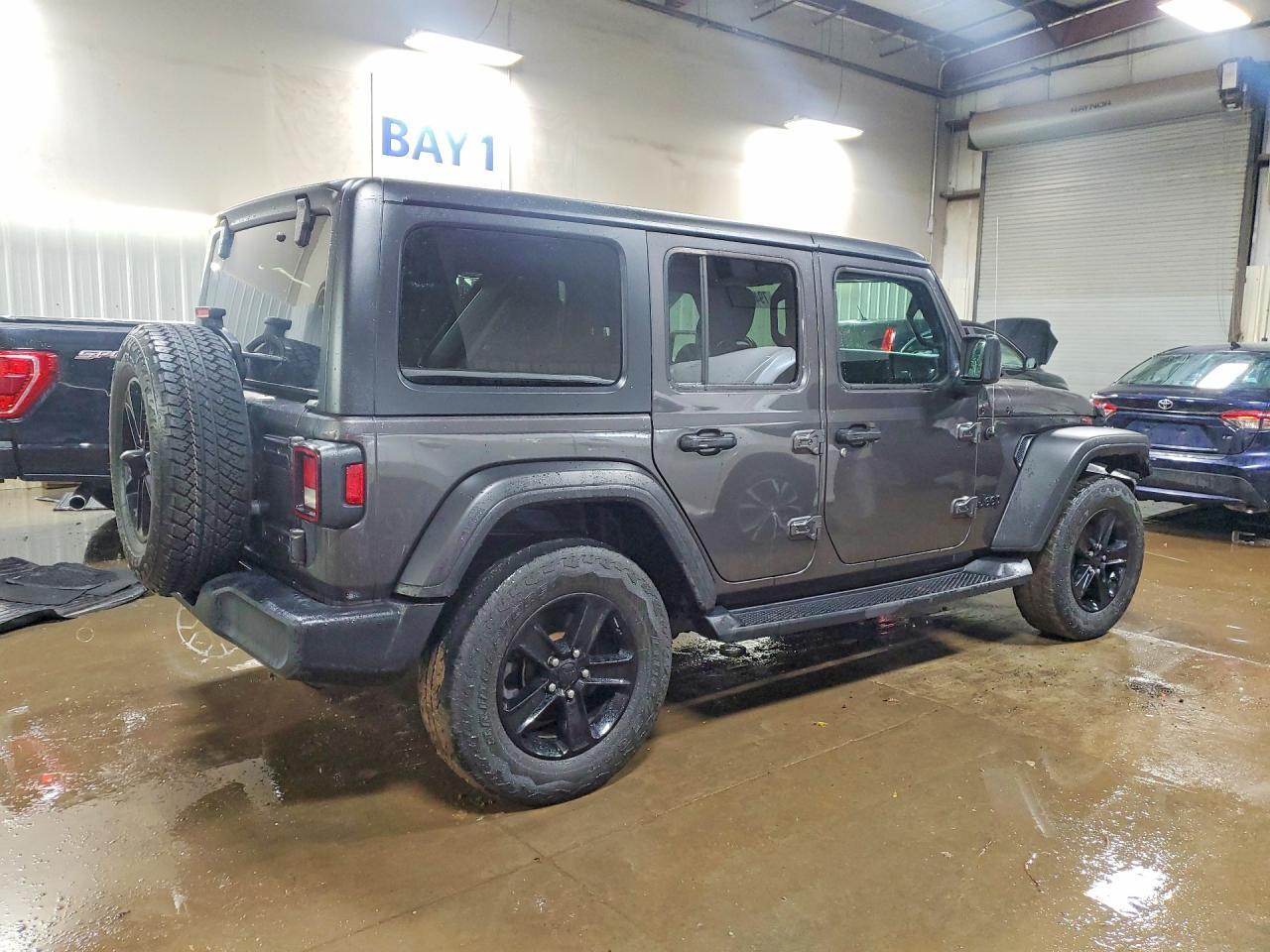 2021 Jeep Wrangler Unlimited Sport - Фото 3