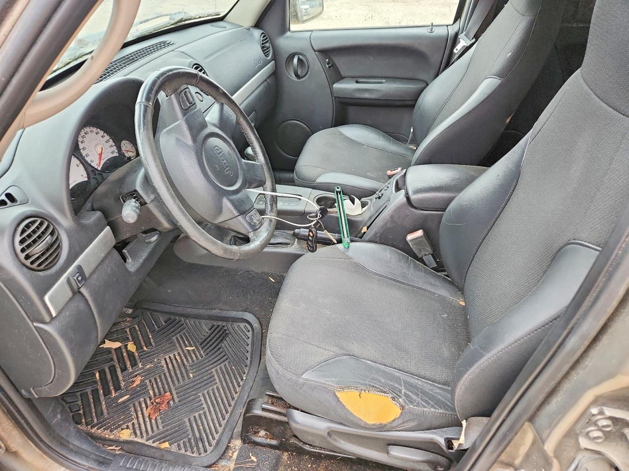 2003 Jeep Liberty - Image 7