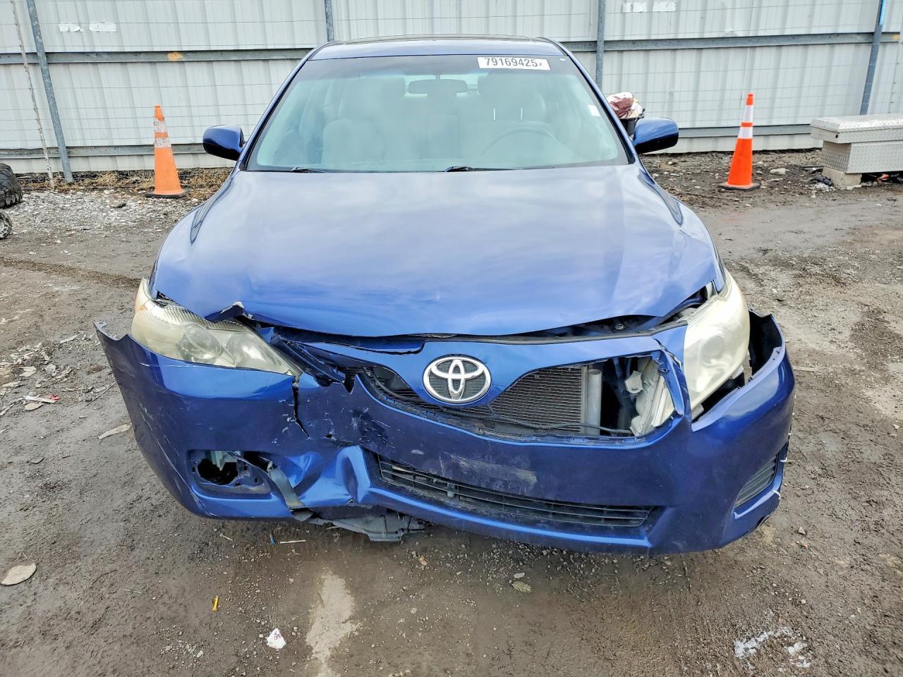 2010 Toyota Camry Le - Image 5
