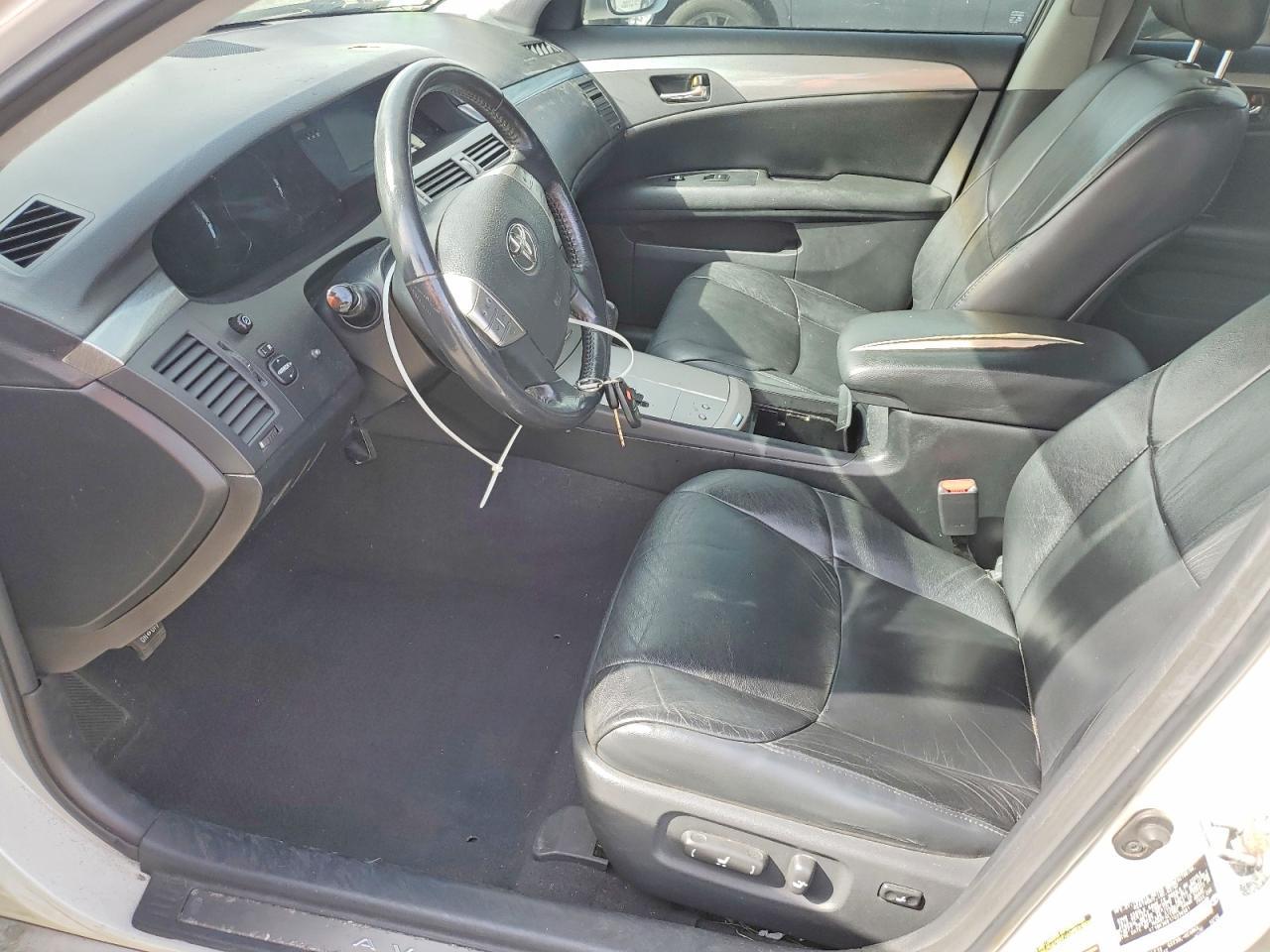 2007 Toyota Avalon - Image 7