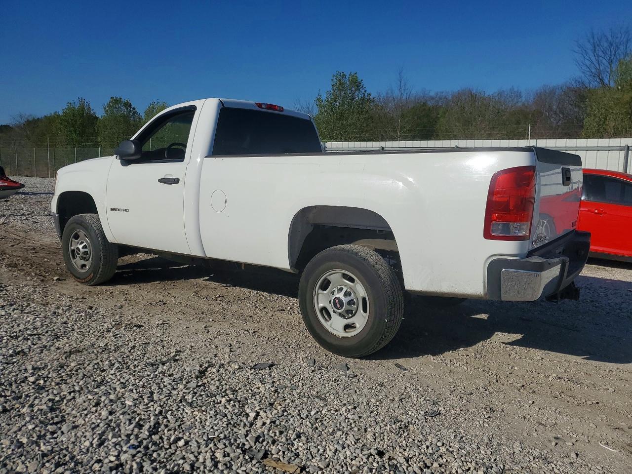 2011 GMC Sierra C2500 Heavy Duty - Image 2
