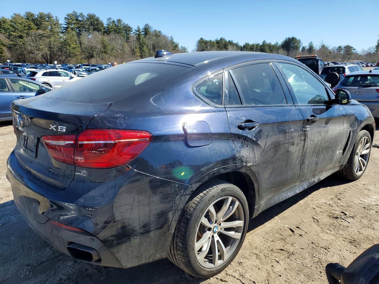 2015 BMW X6 xDrive50I - Фото 3