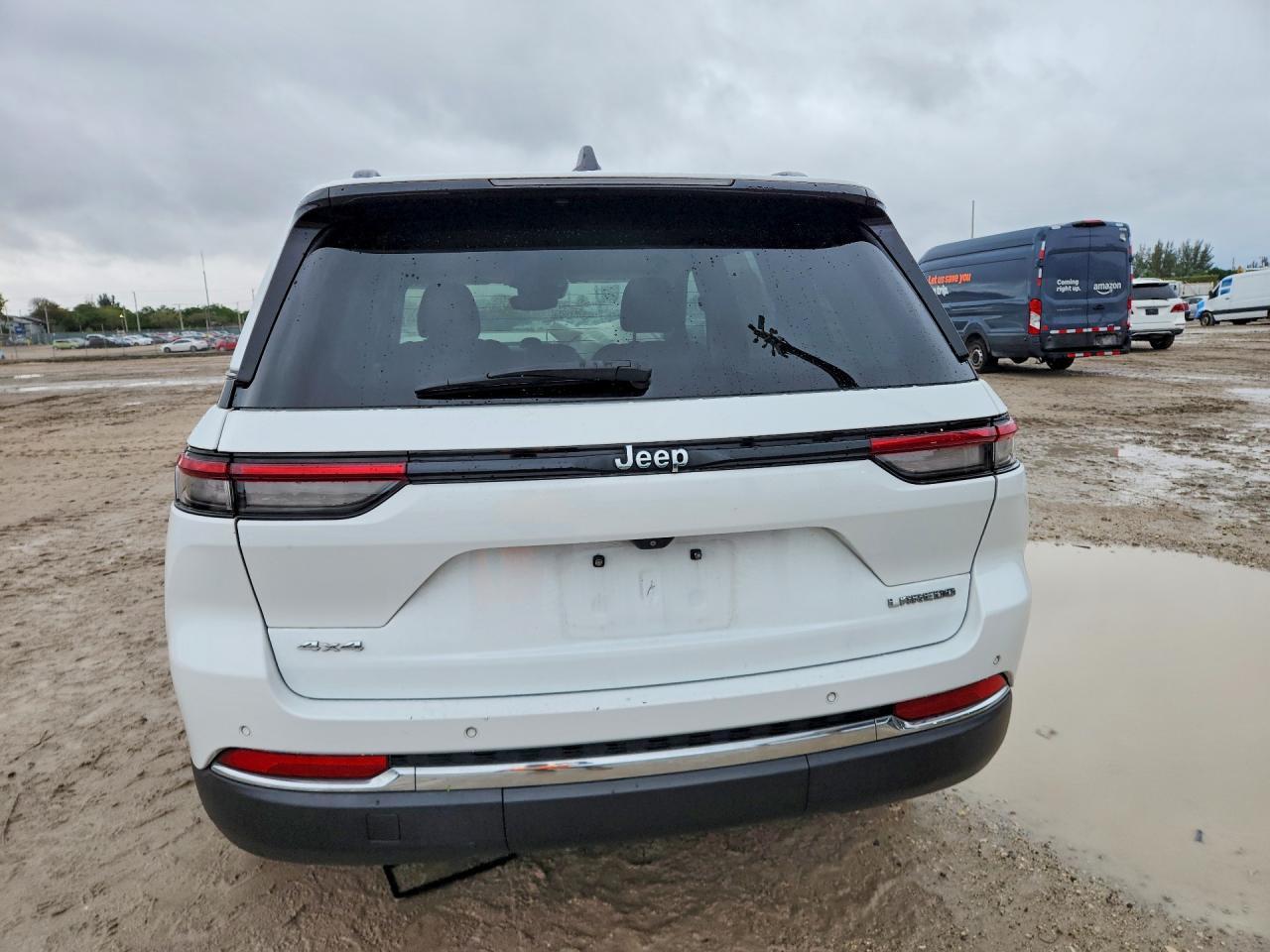2022 Jeep Grand Cherokee Laredo - Image 6