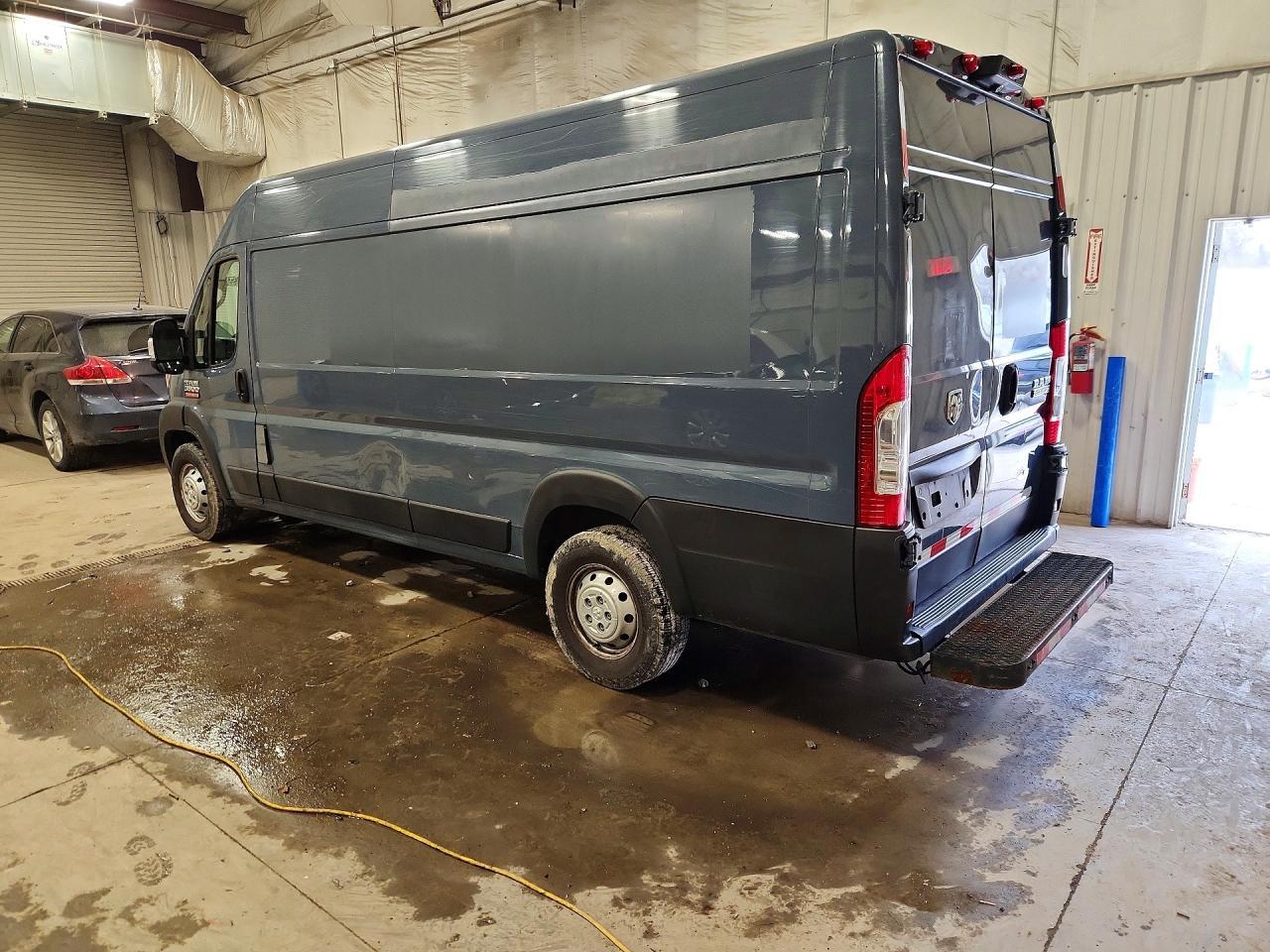 2020 Ram Promaster 3500 Delivery Van - Фото 2