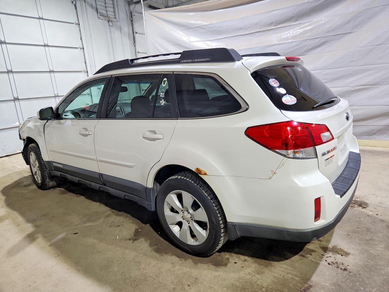 2011 Subaru Outback 2.5I Premium - Image 2