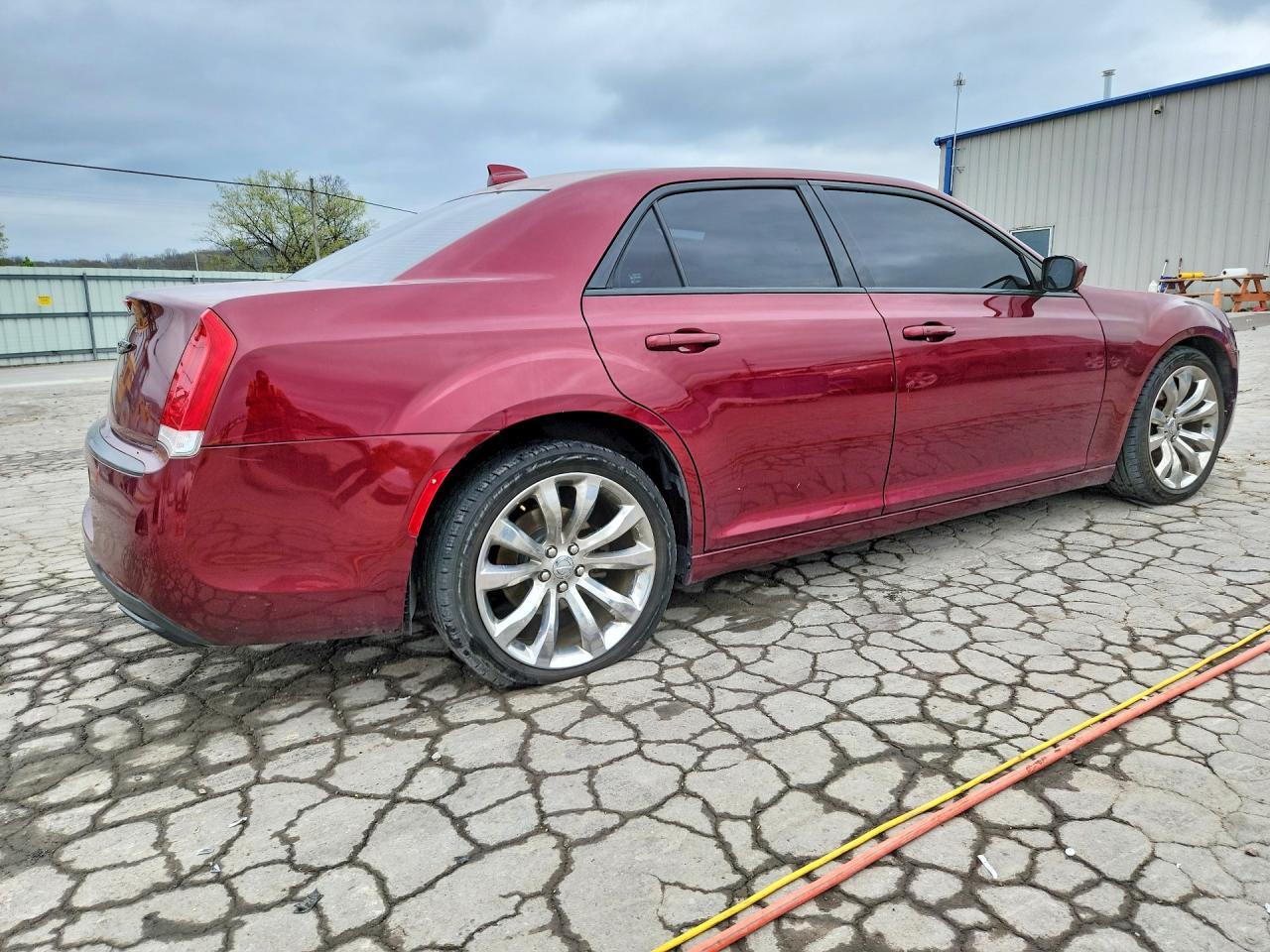 2017 Chrysler 300 Limited - Фото 3