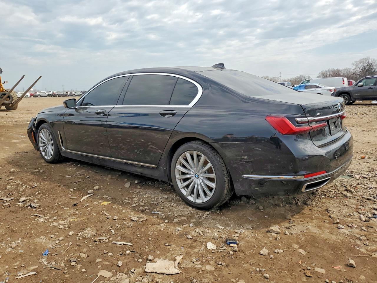 2022 BMW 740Li xDrive - Image 2