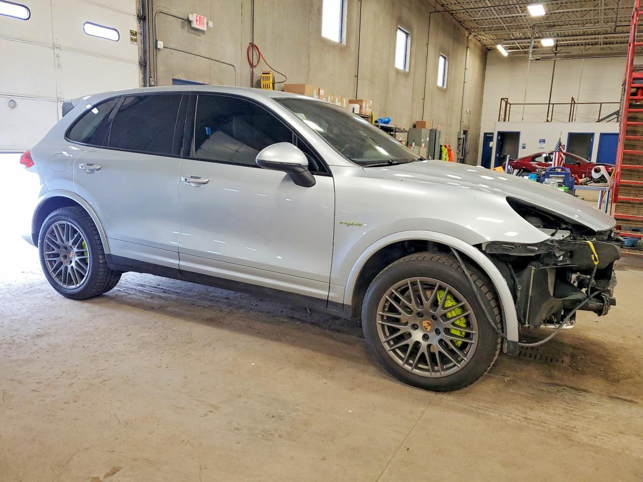 2017 Porsche Cayenne Se Hybrid Platinum - Image 4