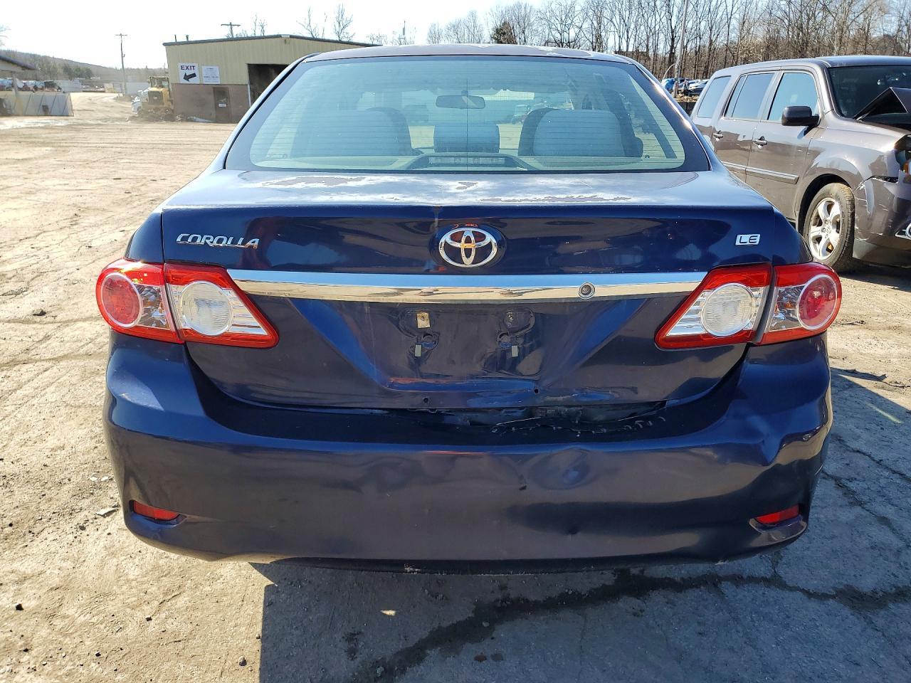 2011 Toyota Corolla Le - Image 6