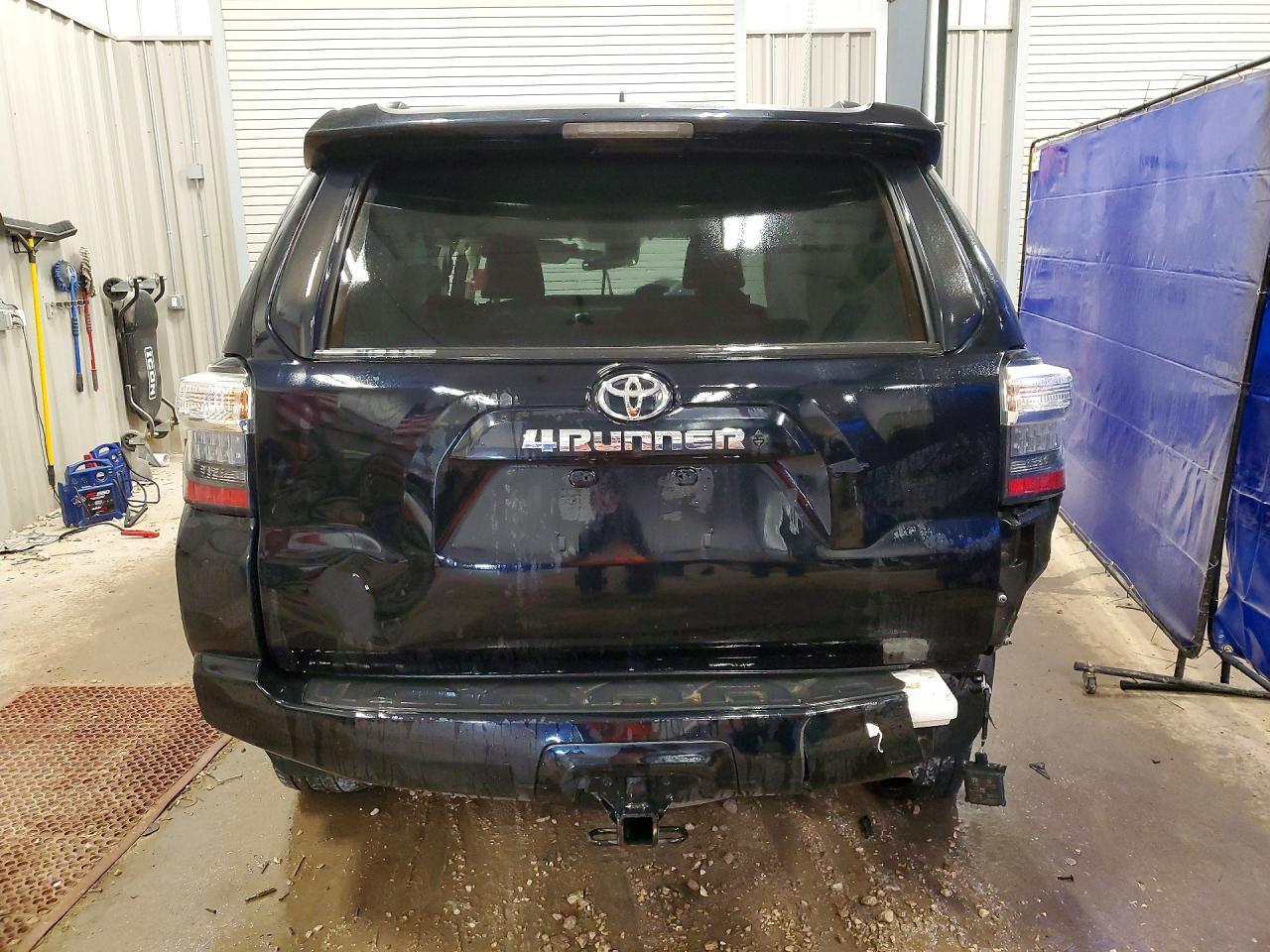 2022 Toyota 4Runner - Image 6