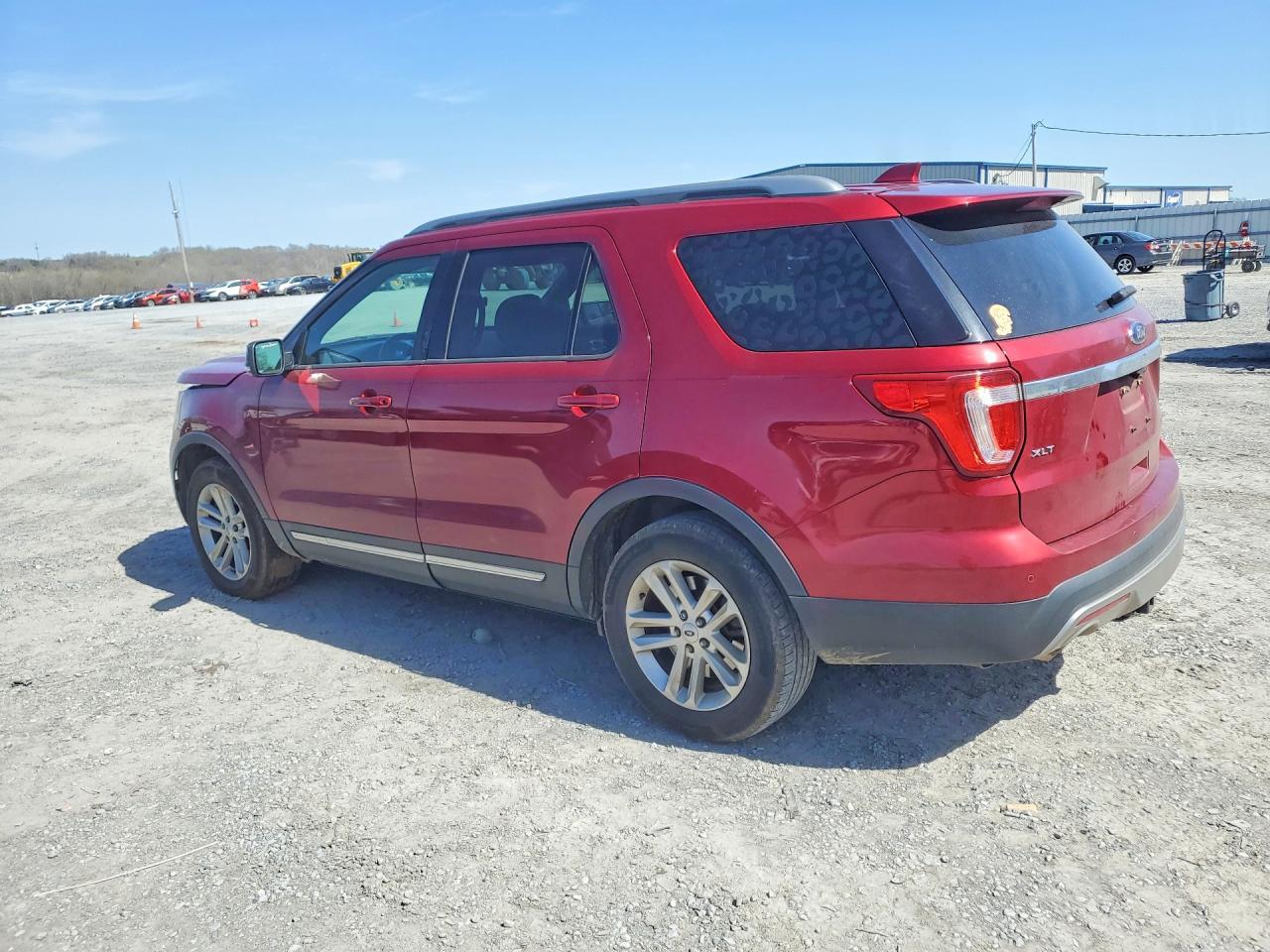 2017 Ford Explorer Xlt - Фото 2