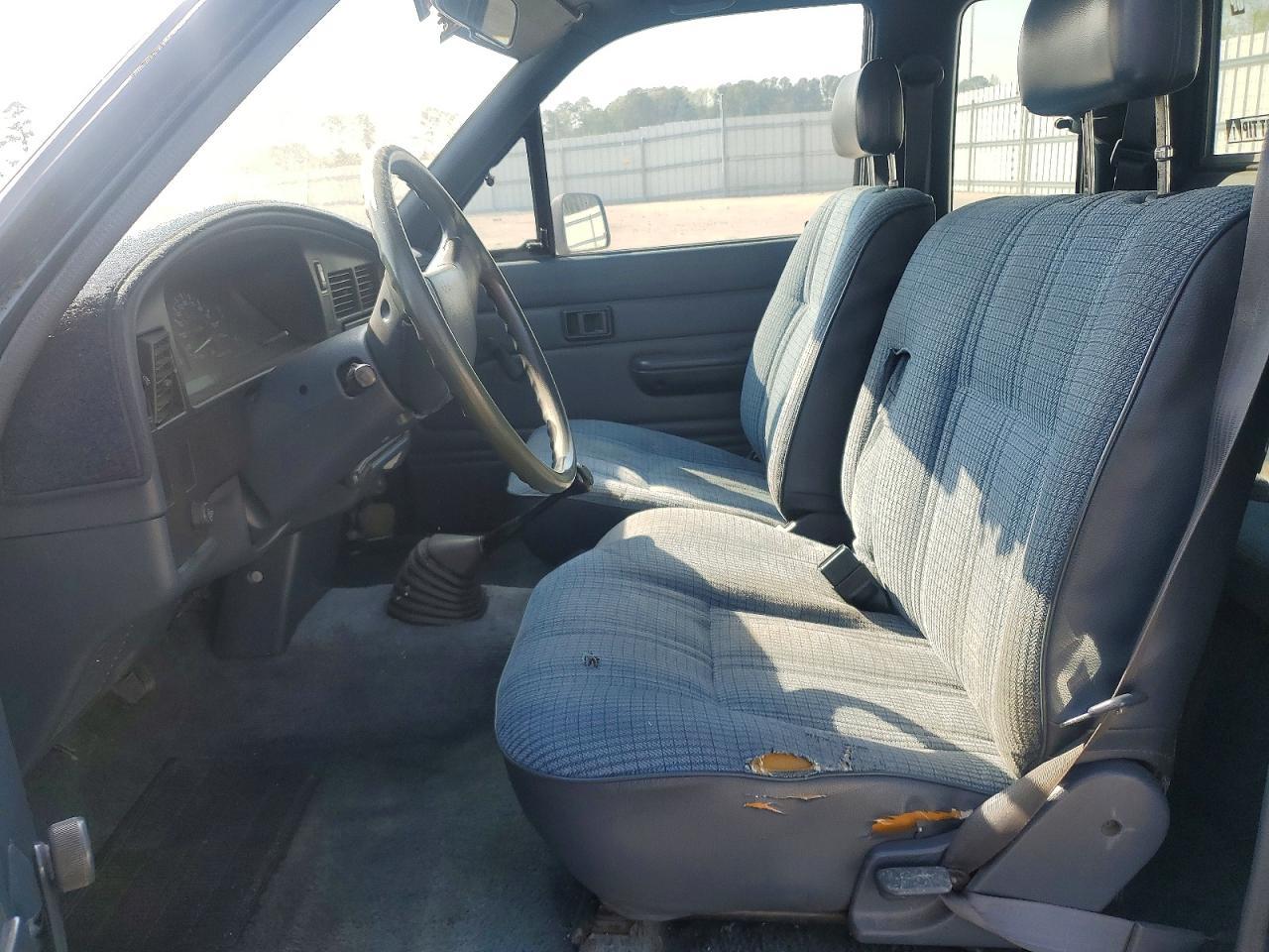 1990 Toyota Pickup Deluxe - Image 7