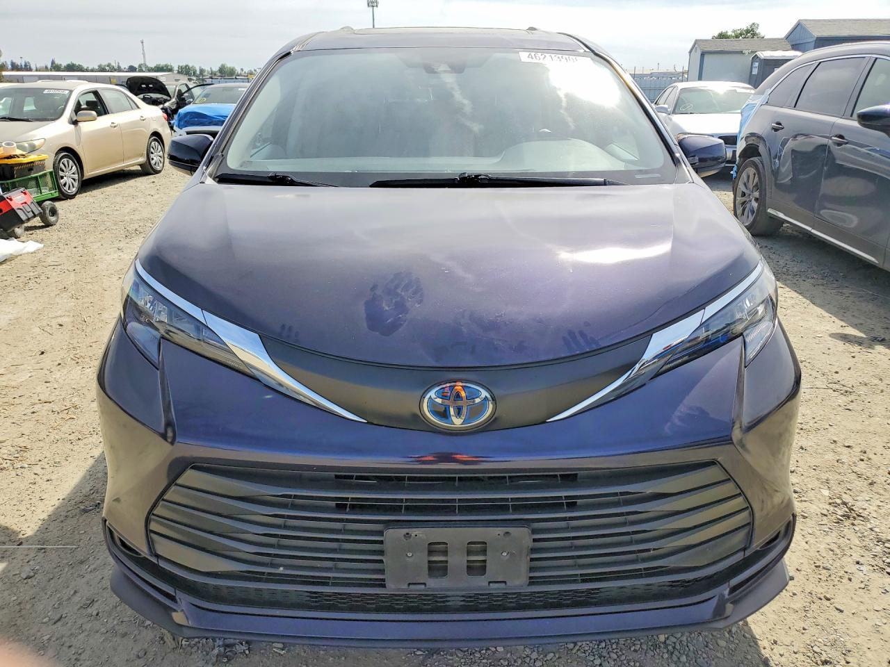 2024 Toyota Sienna Le 8-Passenger - Image 5