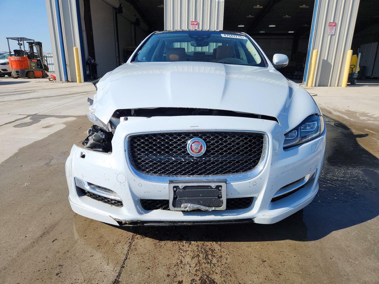 2019 Jaguar Xj R - Sport - Image 5