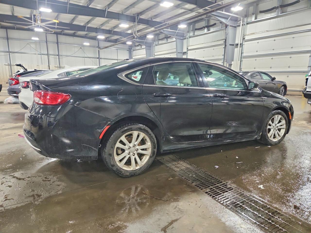 2015 Chrysler 200 Limited - Image 3