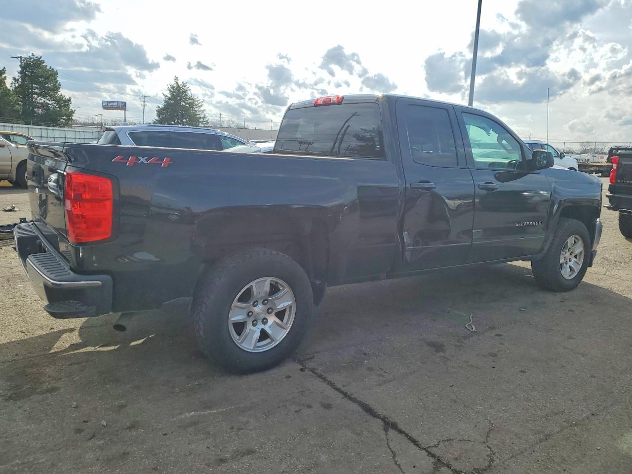 2018 Chev Silverado K1500 Lt - Фото 3