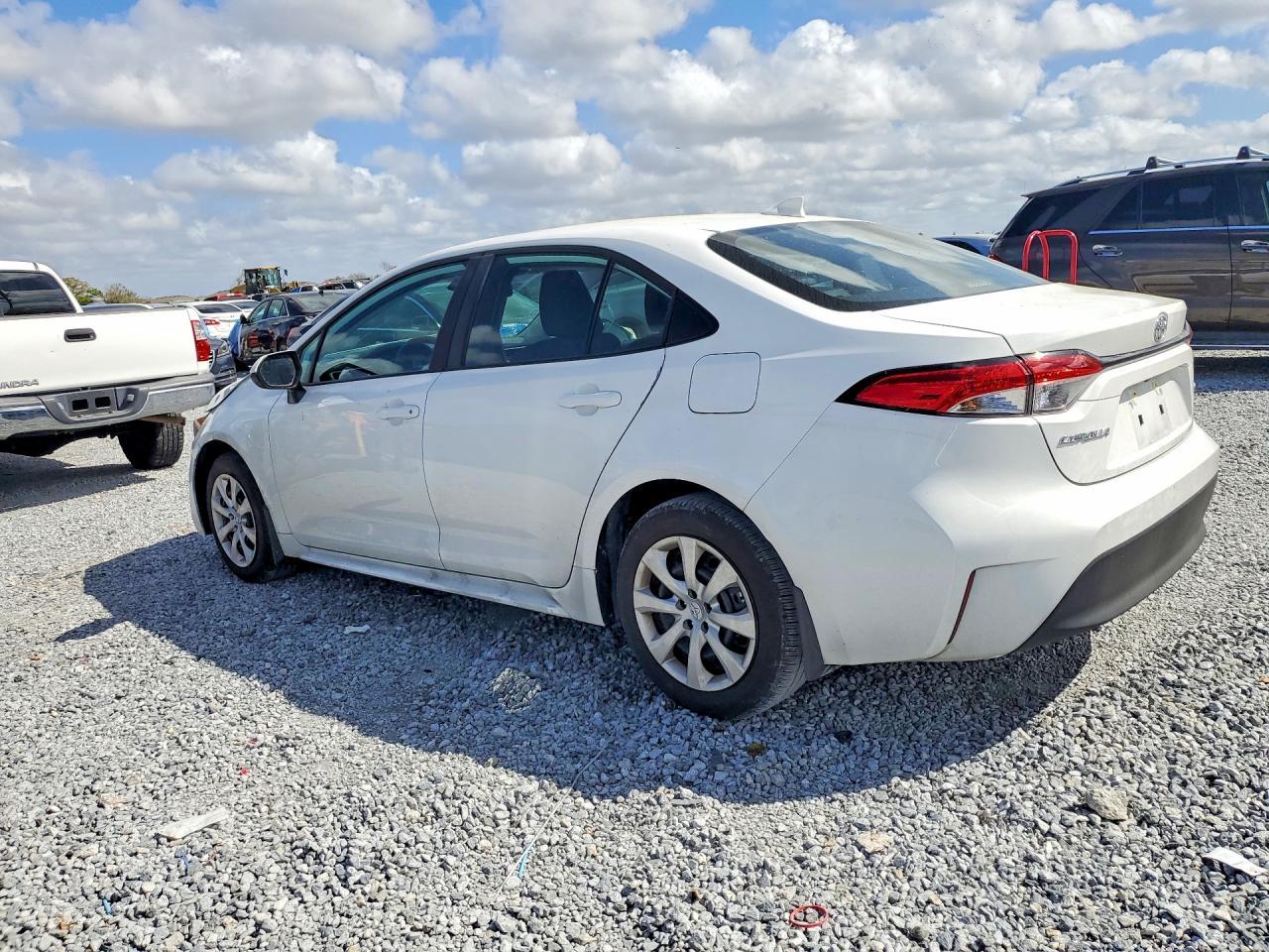2025 Toyota Corolla Le - Фото 2