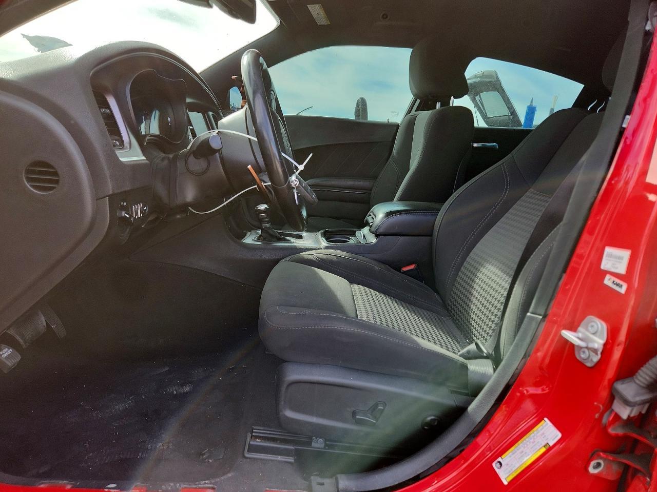 2018 Dodge Charger R - Image 7