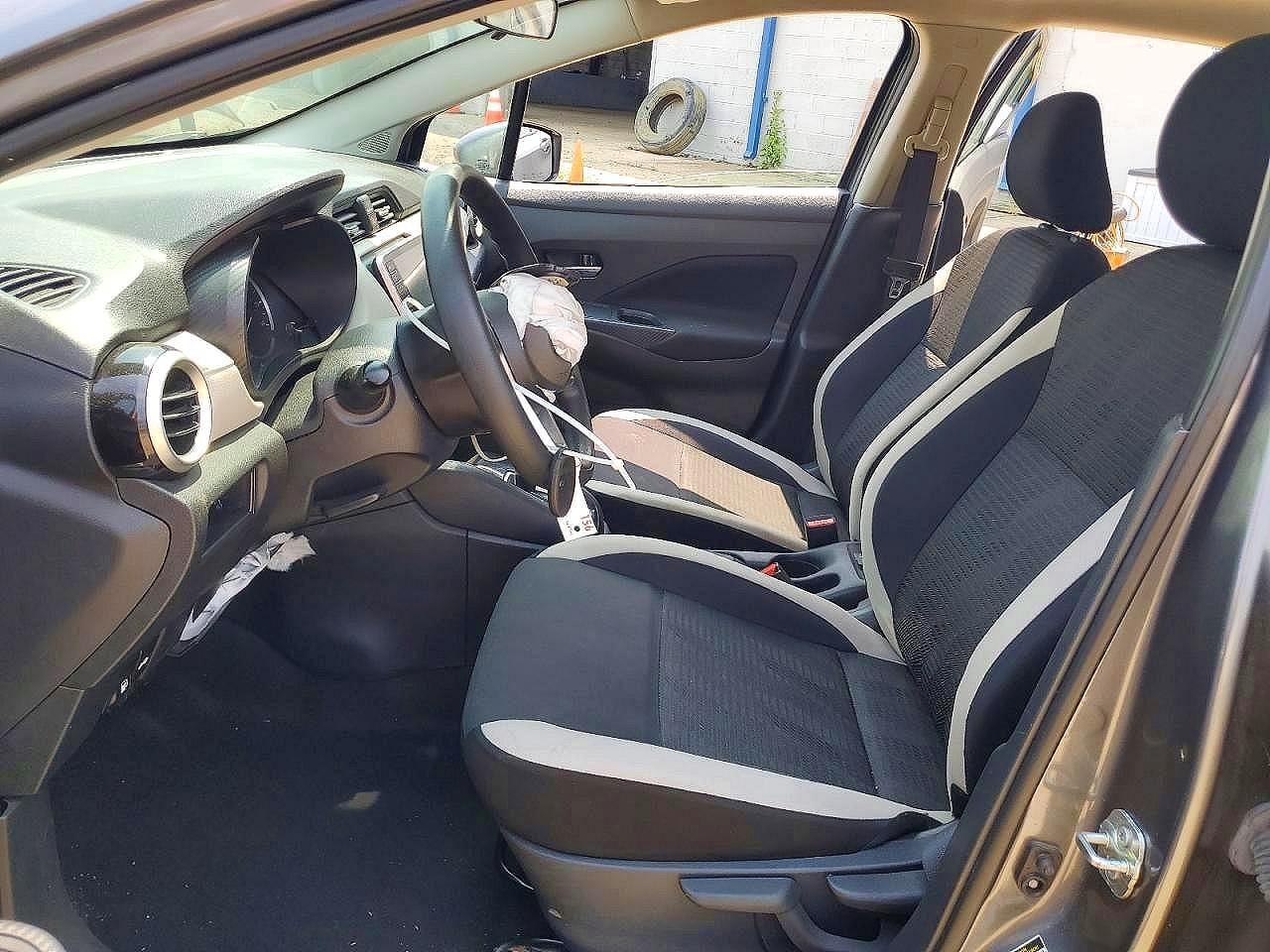 2021 Nissan Versa Sv - Image 7