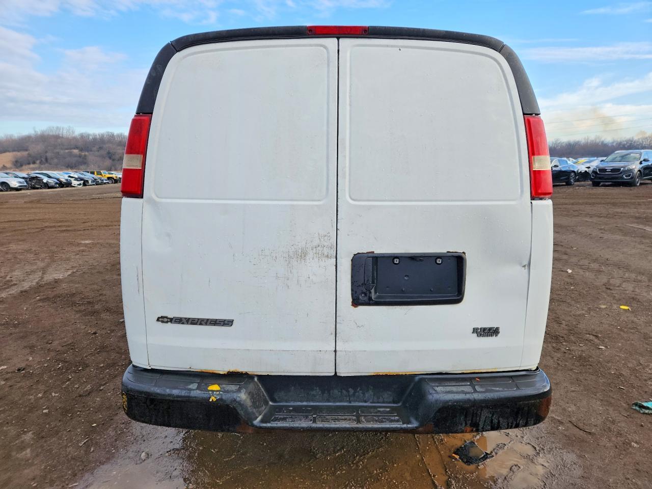 2008 Chevrolet Express G2500 - Image 6