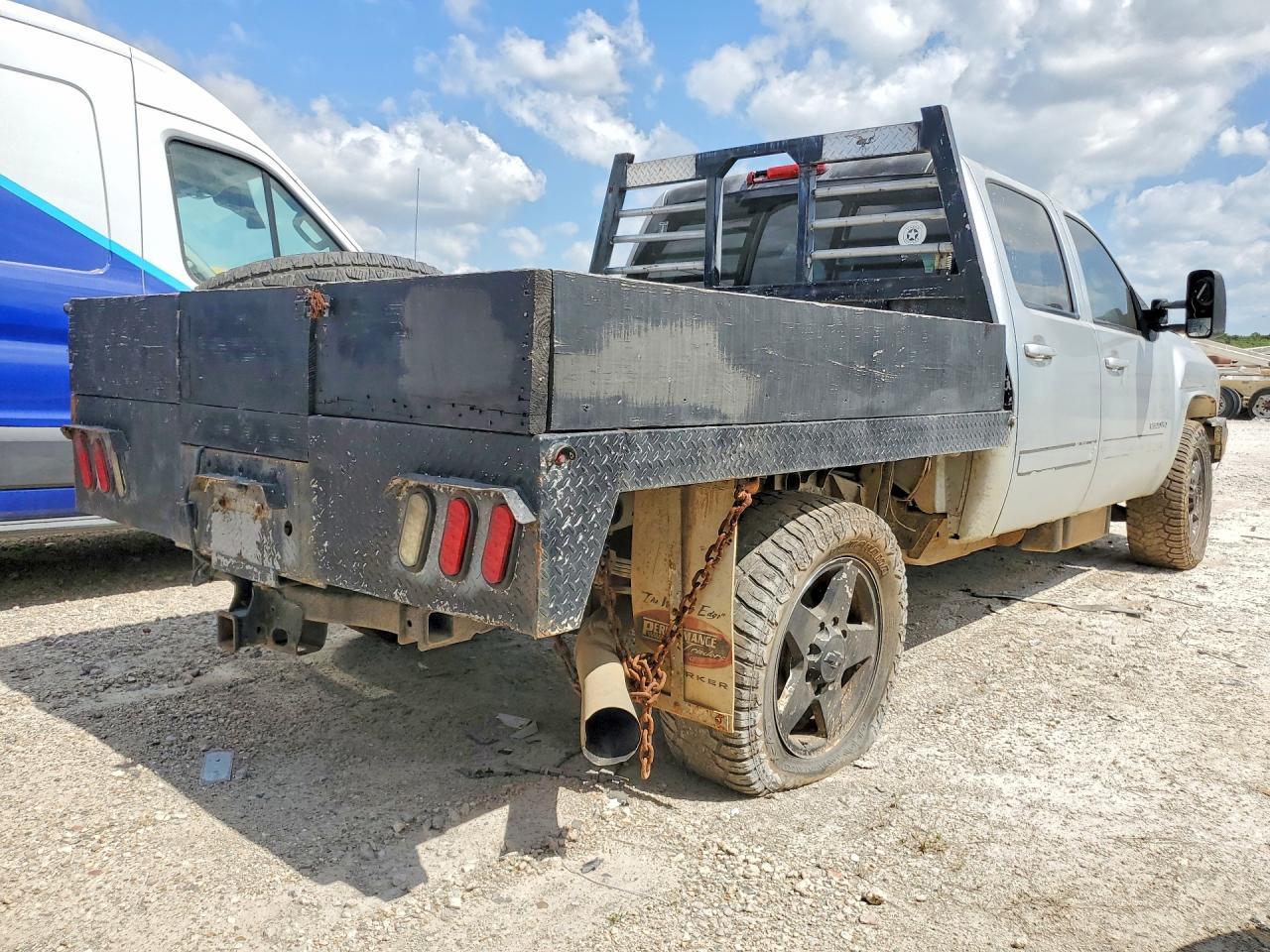 2014 Chevrolet Silverado K2500 Heavy Duty Ltz - Image 3