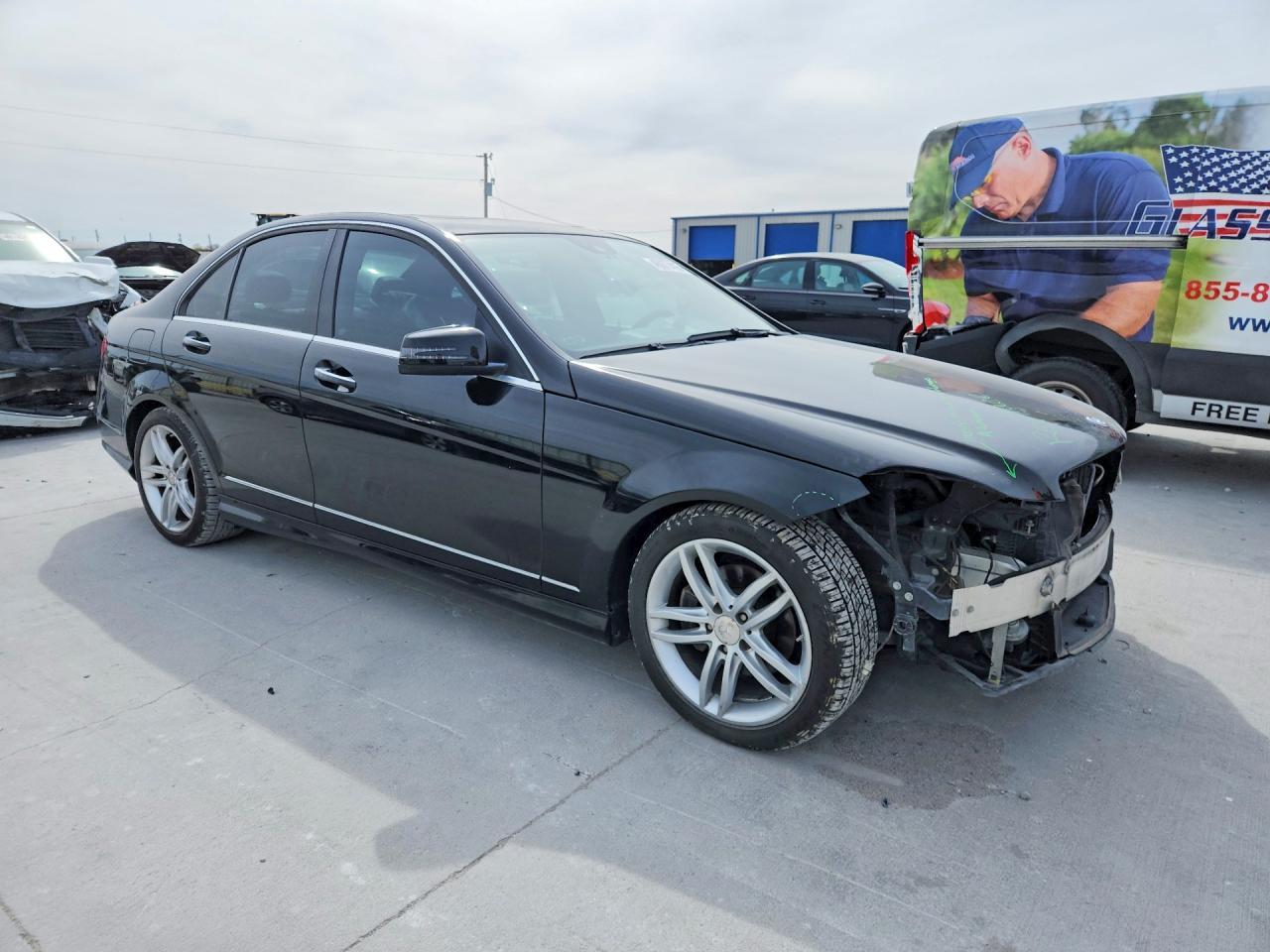 2012 Mercedes-Benz C 300 4Matic - Фото 4