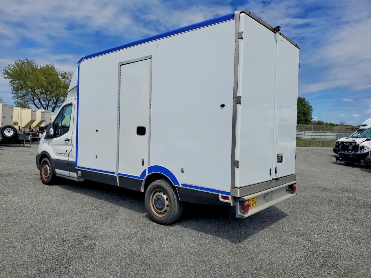 2020 Ford Transit Delivery Truck - Фото 2