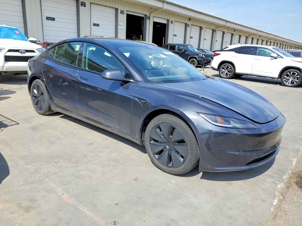 2024 Tesla Model 3 - Image 4