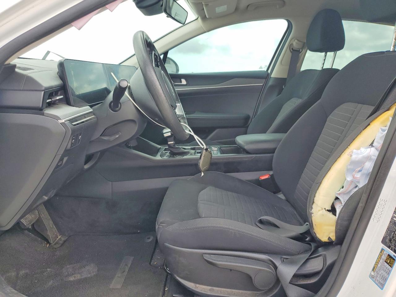 2025 Kia K5 Lxs - Image 7