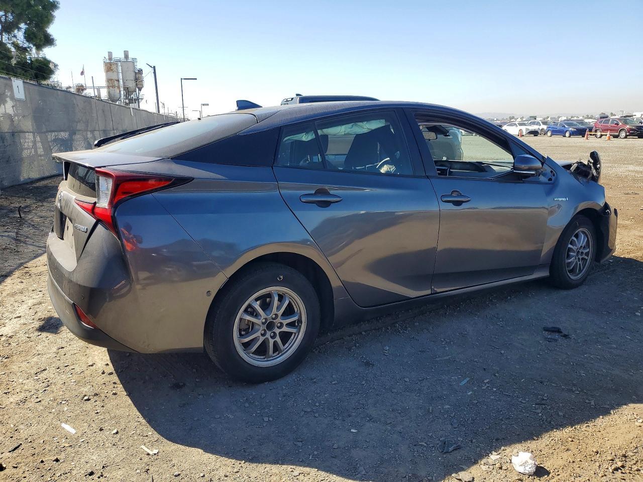 2019 Toyota Prius Le - Фото 3