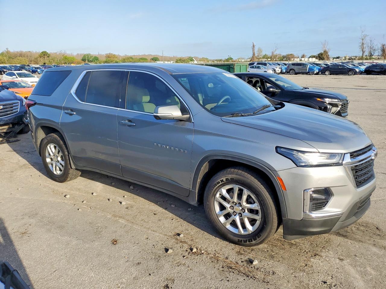 2023 Chevrolet Traverse Ls - Фото 4