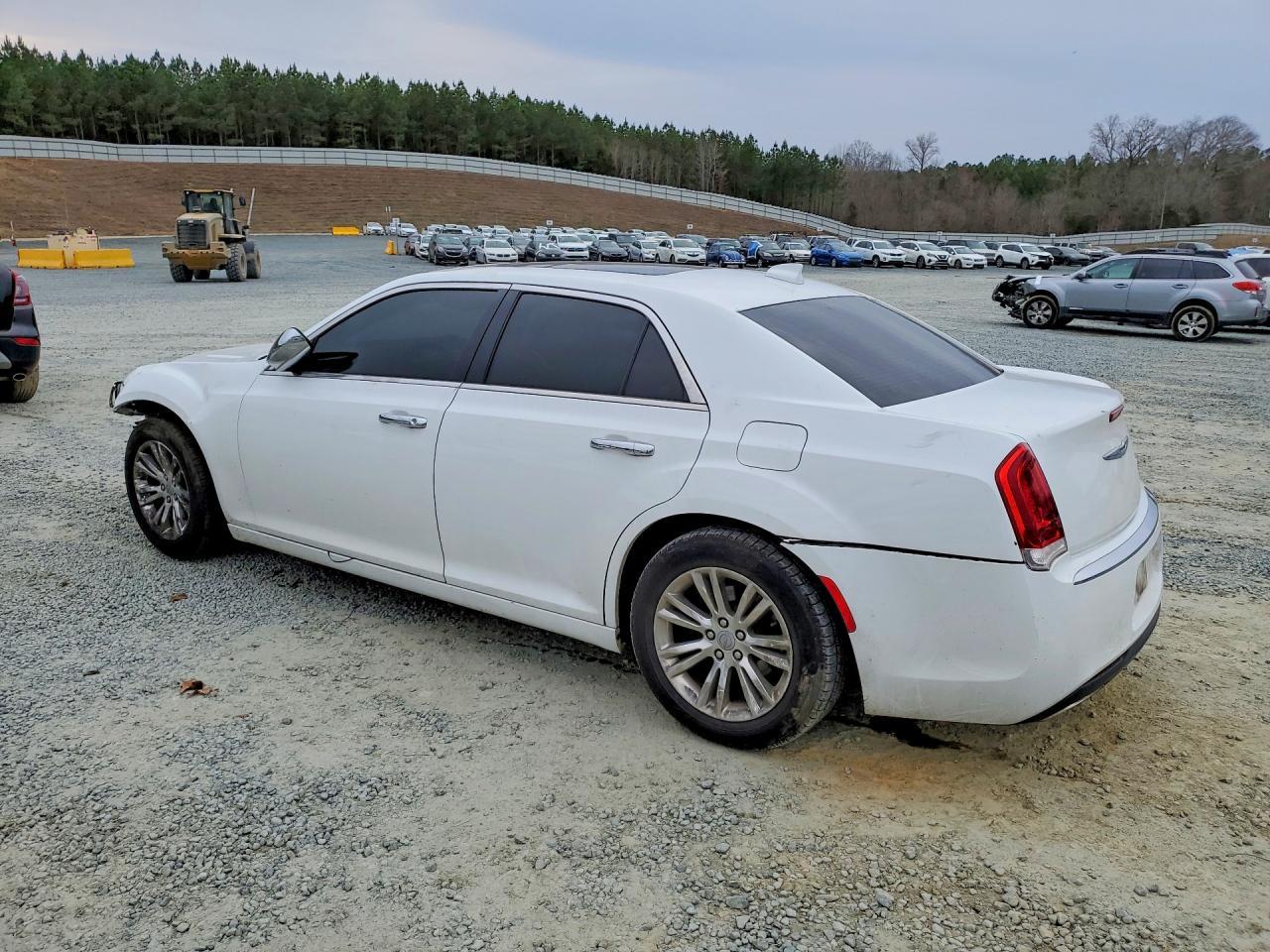 2016 Chrysler 300C - Фото 2