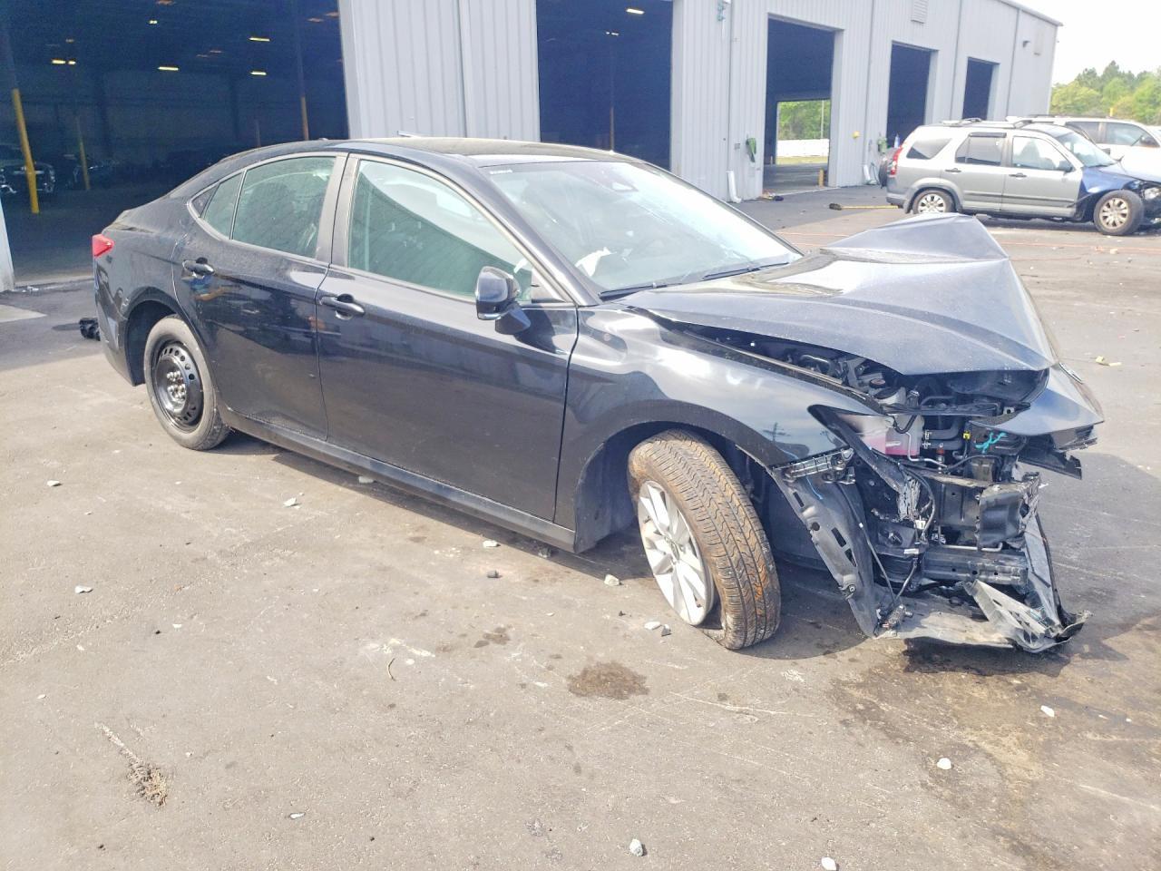2025 Toyota Camry Le - Фото 4