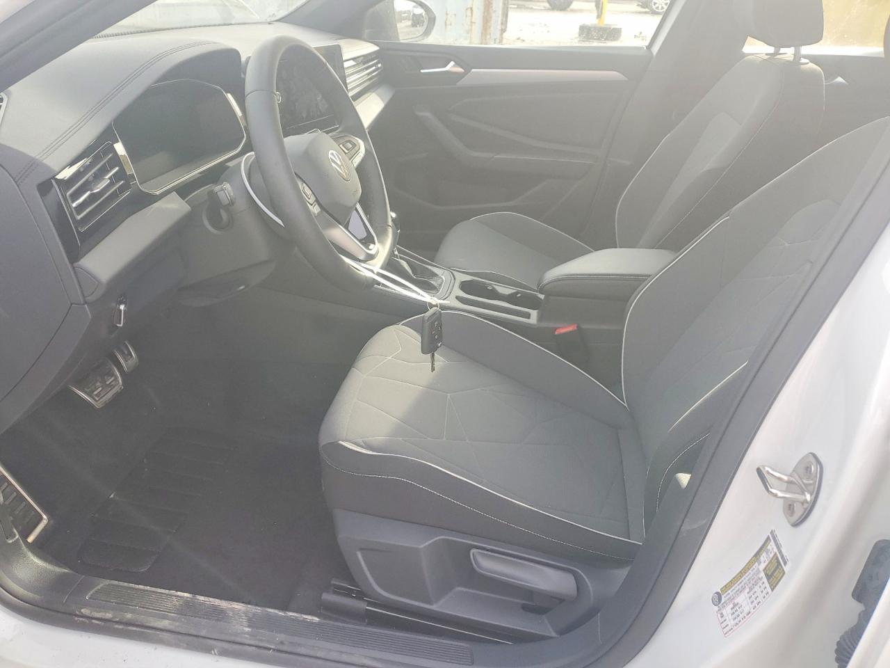 2025 Volkswagen Jetta Sport - Фото 7