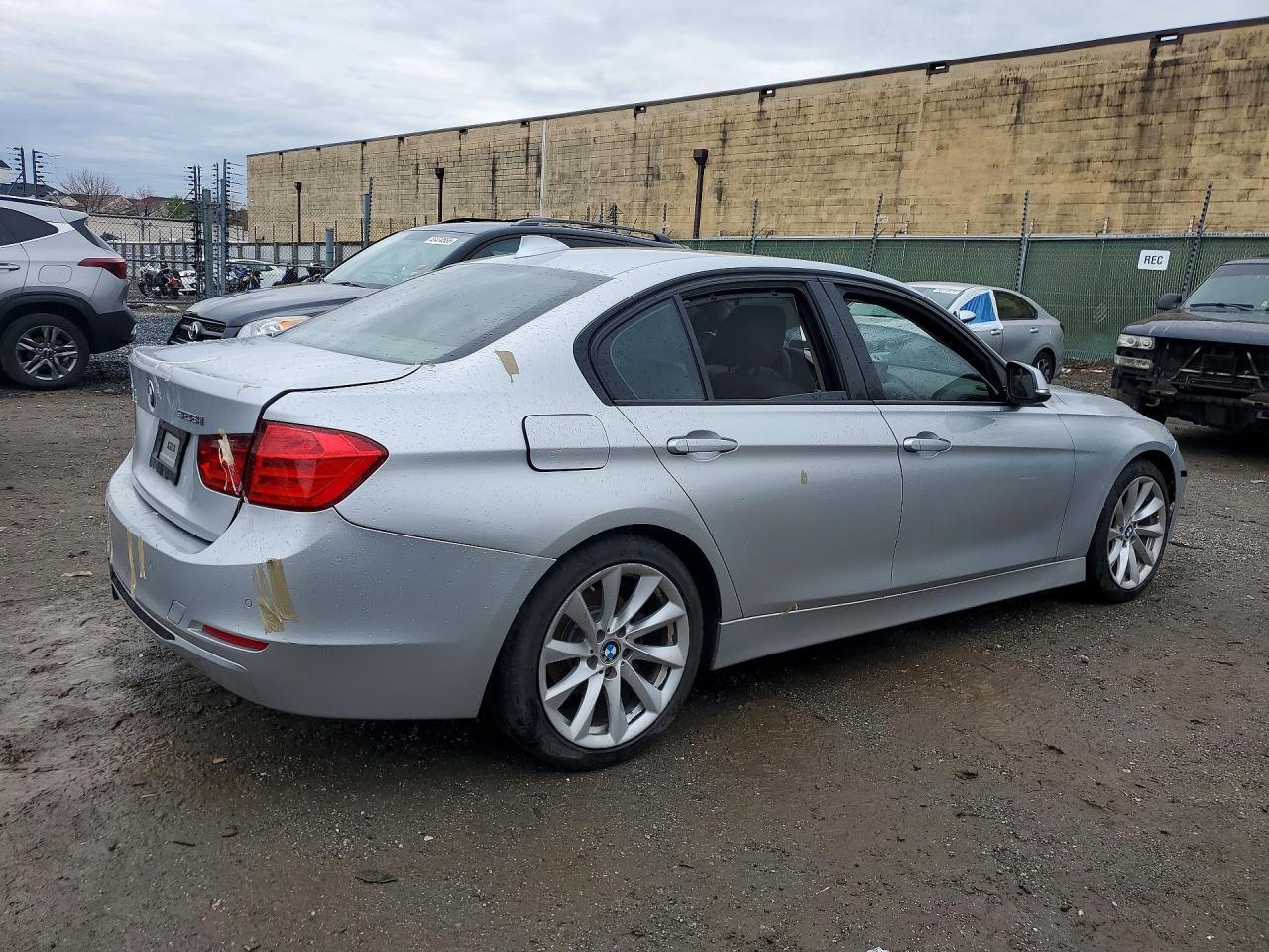 2012 BMW 328 I - Фото 3