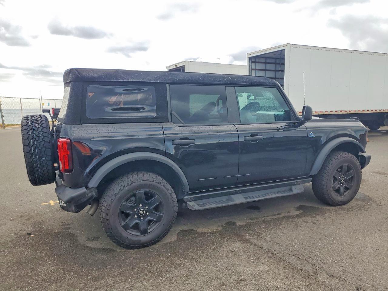 2024 Ford Bronco Black Diamond - Фото 3