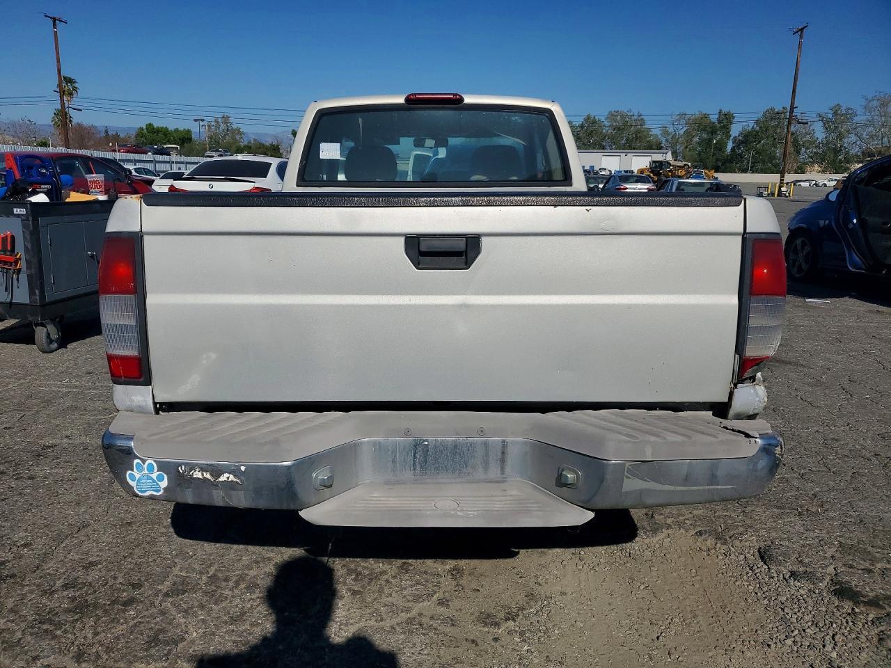 1998 Nissan Frontier Xe - Фото 6