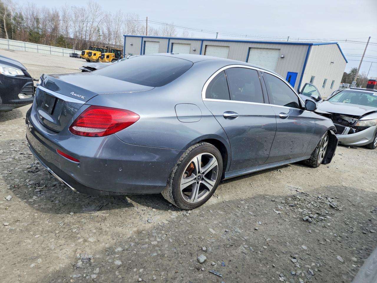 2019 Mercedes-Benz E 300 4Matic - Фото 3